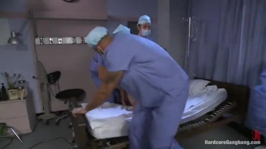 /2026-08-05 10-55/doctor ne operation ke dauran chut maarna shuru Kiya.mp4